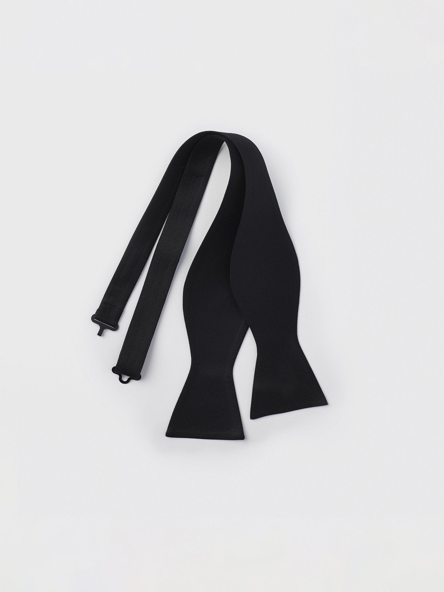 Smeeshu Black Butterfly Bow Tie – Men's Pre-Tied Silk Bow Tie